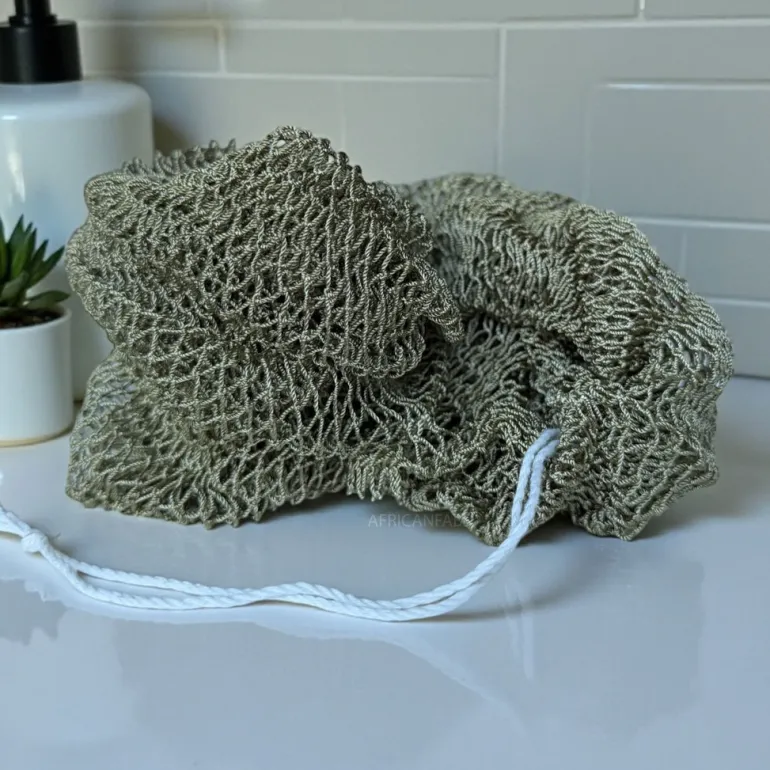 Afrikaanse spons / net sponge - traditionele SAPO spons / scrub spons - Olijfgroen