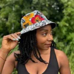 Bucket hat / Vissershoedje met Afrikaanse print - Lichtgrijze Flowers - Kinderen & Volwassenen (Unisex)