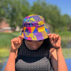 Bucket hat / Vissershoedje met Afrikaanse print - Paarse Multi color Kente - Kinderen & Volwassenen (Unisex)