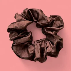 Deluxe Scrunchie Satijn- Volwassenen Haaraccessoire - Bruin