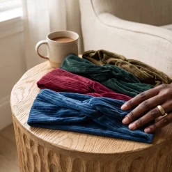 Haarband met buigbare metaaldraad - Bordeauxrood Corduroy Fabric