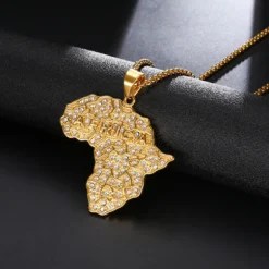 Ketting / halsketting / hanger - Afrikaans continent met diamond look steentjes - Goud