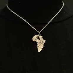 Ketting / hanger - Afrikaans continent met symbool - Zilver