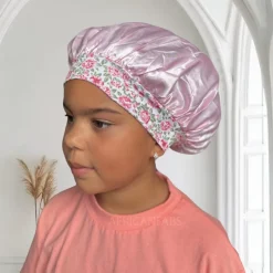 Roze bloem Satijnen slaapmuts met bandjes (kinderen / kindermaat 3-7 jaar) (Kinder Haar Bonnet)