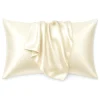 Satijnen kussensloop Ivoor 60 x 70 cm hoofdkussen formaat - Satin pillow case / Zijdezachte kussensloop van satijn