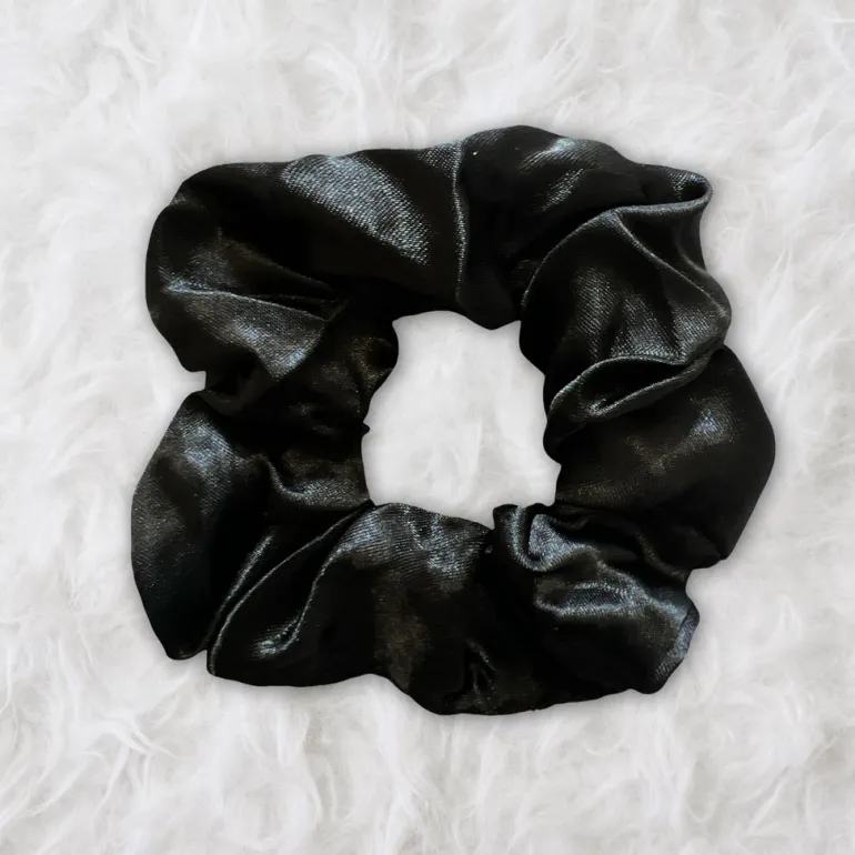 SATIN SET - Bescherm je haar & huid - Zwarte Satijnen Slaapmuts + Satijnen kussensloop + Scrunchie