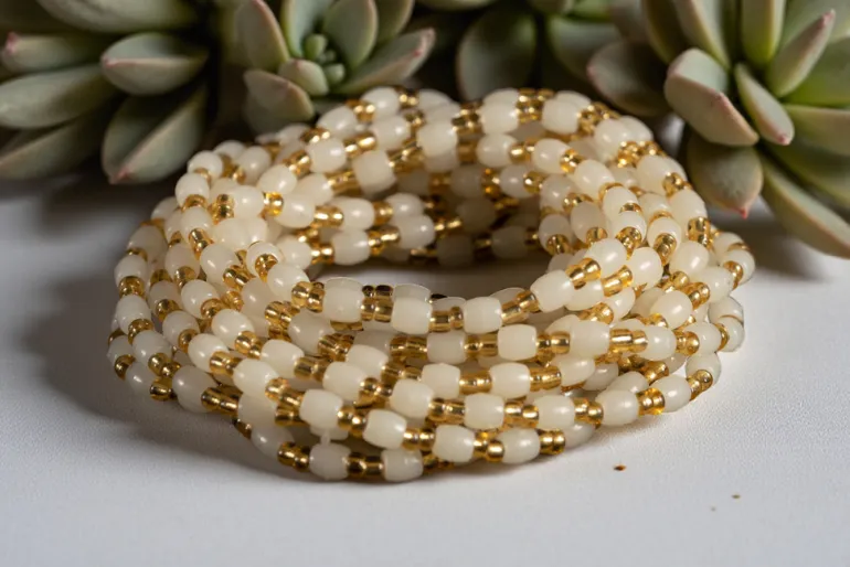 Waist Beads / Afrikaanse Heupketting - ISOKEN- Goud / wit (elastisch)