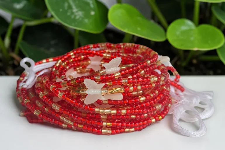 Waist Beads / Afrikaanse Heupketting - Rood Butterfly Ifeoluwa (Traditioneel niet-elastisch koord)