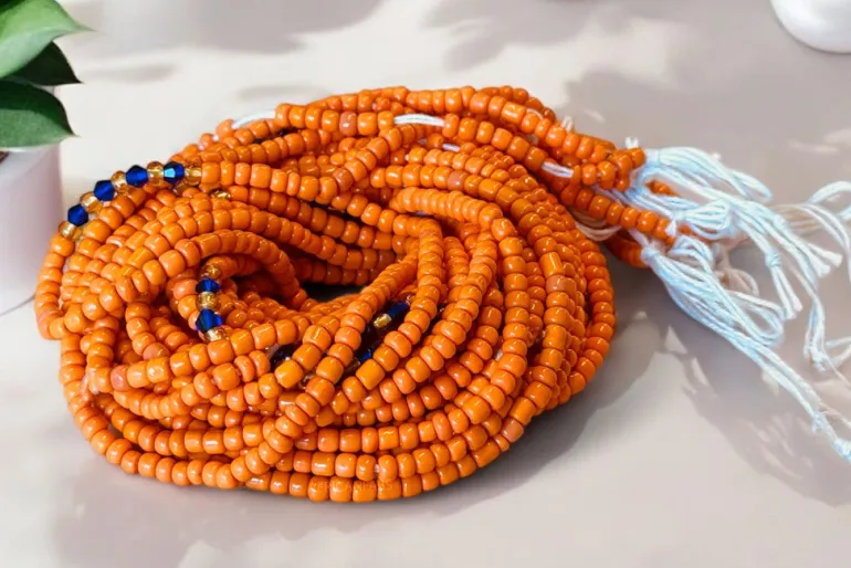 Waist Beads / Afrikaanse Heupketting - Okpara - Oranje / blauw (Traditioneel niet-elastisch koord)
