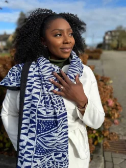 Warme Afrikaanse print sjaal Unisex - Smal model - Blauw Ndop Kameroen