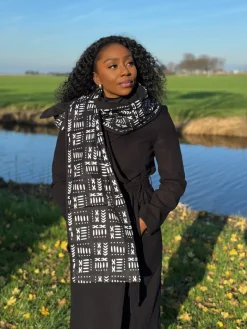 Warme Afrikaanse print sjaal Unisex - Smal model - Zwarte mud cloth / bogolan