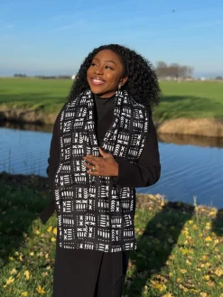 Warme Afrikaanse print sjaal Unisex - Smal model - Zwarte mud cloth / bogolan