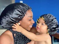 Zwarte Satijnen Slaapmuts (Moeder + Dochter / Mommy & Me ) Kinder Haar Bonnet van Satijn